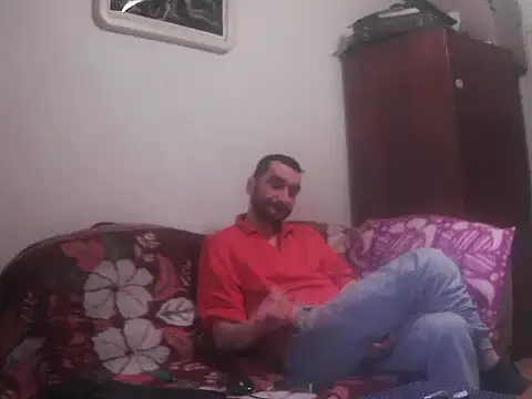 Snapshot of alin42xx chatting on 11/08/25, 06:24 alin42xx online show from 11/08/25, 06:24