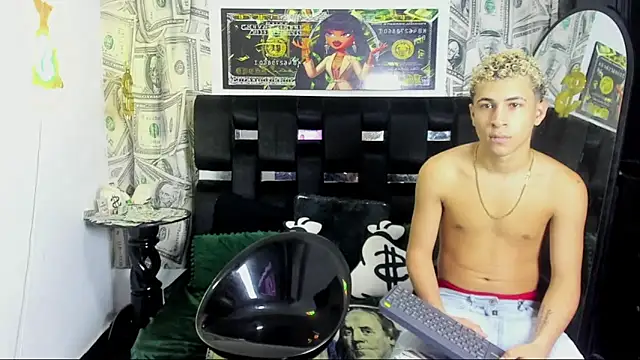 Snapshot of Horny_Duo0 chatting on 10/31/25, 03:29 Horny Duo0 online show from 10/31/25, 03:29