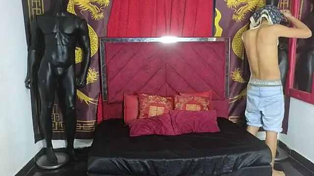 Snapshot of Horny_Duo0 chatting on 11/21/25, 04:33 Horny Duo0 online show from 11/21/25, 04:33