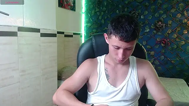 Garuo 18 online show from 11/19/25, 03:06