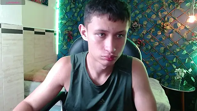 Garuo 18 online show from 11/23/25, 02:55