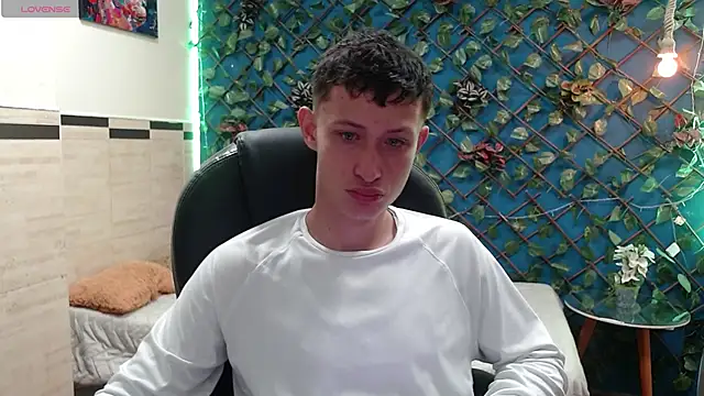 Garuo 18 online show from 11/26/25, 03:07