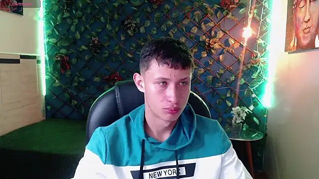 Garuo 18 online show from 11/28/25, 03:20