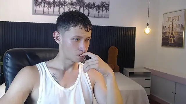 Garuo 18 online show from 12/01/25, 07:08