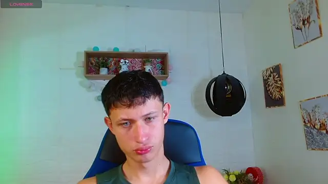 Garuo 18 online show from 12/14/25, 04:34