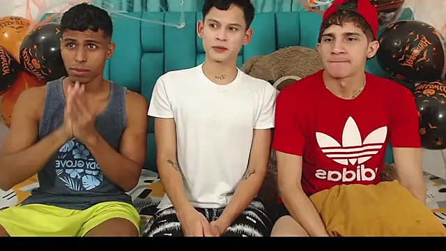 Snapshot of Hot_Boys_Latinos_X chatting on 10/28/25, 12:14 Hot Boys Latinos X online show from 10/28/25, 12:14