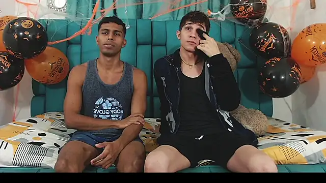 Snapshot of Hot_Boys_Latinos_X chatting on 10/29/25, 12:13 Hot Boys Latinos X online show from 10/29/25, 12:13