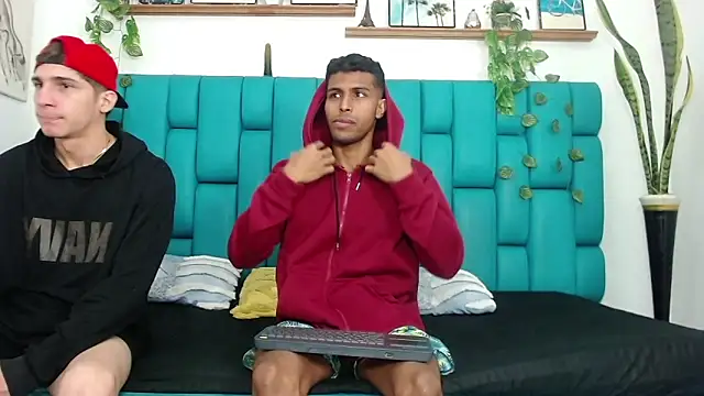 Snapshot of Hot_Boys_Latinos_X chatting on 10/31/25, 01:12 Hot Boys Latinos X online show from 10/31/25, 01:12