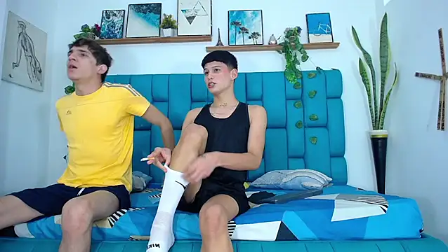 Snapshot of Hot_Boys_Latinos_X chatting on 11/22/25, 10:09 Hot Boys Latinos X online show from 11/22/25, 10:09