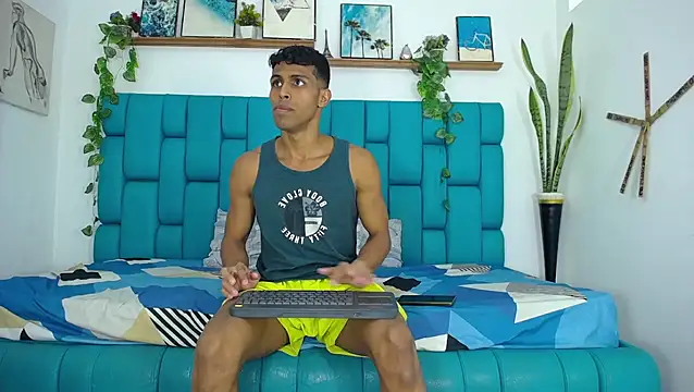 Snapshot of Hot_Boys_Latinos_X chatting on 11/25/25, 10:32 Hot Boys Latinos X online show from 11/25/25, 10:32