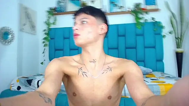 Snapshot of Hot_Boys_Latinos_X chatting on 11/28/25, 10:01 Hot Boys Latinos X online show from 11/28/25, 10:01