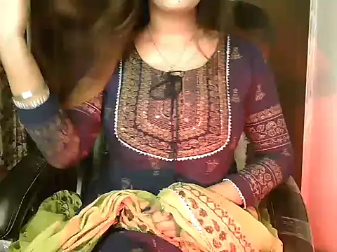 Snapshot of Sweet_sofie_01 chatting on 11/23/25, 04:51 Sweet sofie 01 online show from 11/23/25, 04:51