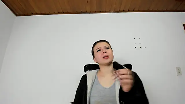 Vanessa Martinz online show from 11/15/25, 12:02