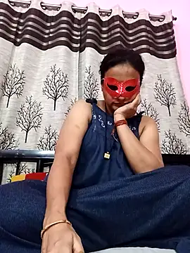 Hotty girl25 online show from 11/24/25, 11:21