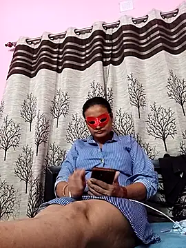 Hotty girl25 online show from 12/14/25, 08:20