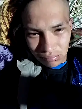 Snapshot of Ojitosbrrr chatting on 11/12/25, 09:32 Ojitosbrrr online show from 11/12/25, 09:32