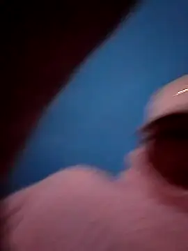 Snapshot of Ojitosbrrr chatting on 11/17/25, 12:33 Ojitosbrrr online show from 11/17/25, 12:33