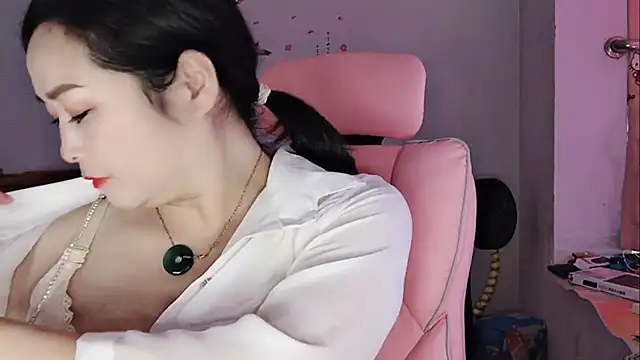 Snapshot of Ava-baby-8899 chatting on 10/29/25, 07:21 Ava-baby-8899 online show from 10/29/25, 07:21