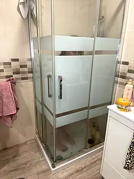 Snapshot of baarbiie chatting on 11/20/25, 11:43 baarbiie online show from 11/20/25, 11:43