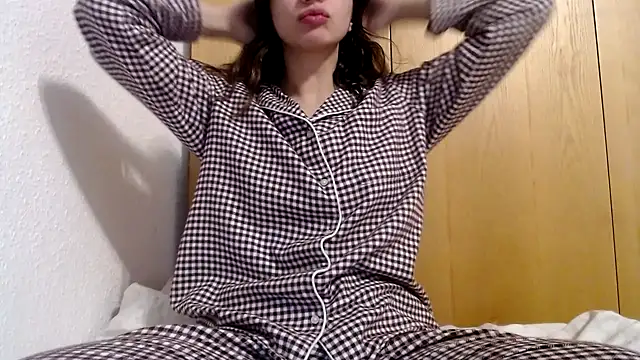 Snapshot of bellefleurrr chatting on 11/07/25, 08:42 bellefleurrr online show from 11/07/25, 08:42