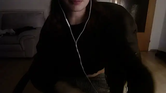 Snapshot of bellefleurrr chatting on 11/11/25, 11:05 bellefleurrr online show from 11/11/25, 11:05