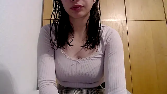 Snapshot of bellefleurrr chatting on 11/16/25, 07:30 bellefleurrr online show from 11/16/25, 07:30