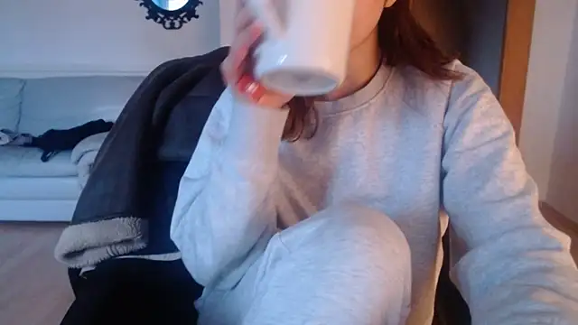 Snapshot of bellefleurrr chatting on 11/18/25, 03:05 bellefleurrr online show from 11/18/25, 03:05