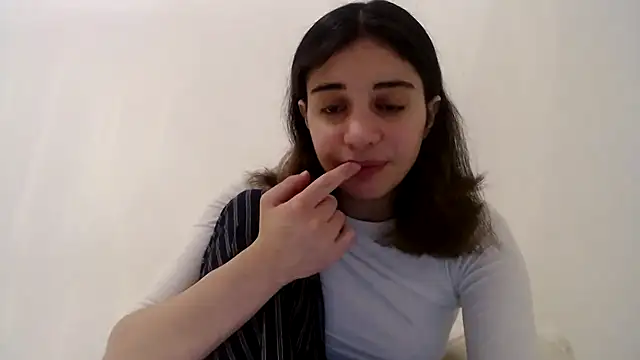 Snapshot of bellefleurrr chatting on 11/26/25, 09:05 bellefleurrr online show from 11/26/25, 09:05