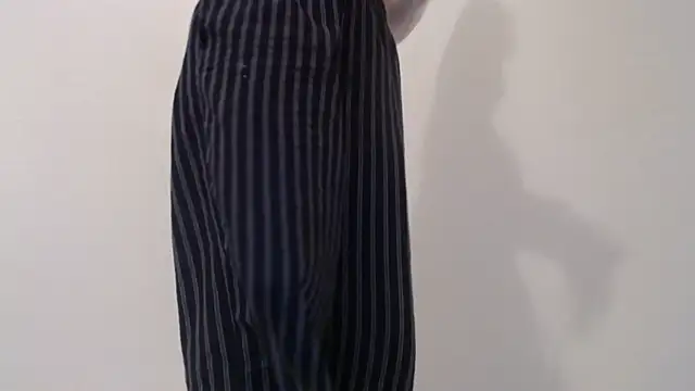 Snapshot of bellefleurrr chatting on 11/30/25, 01:09 bellefleurrr online show from 11/30/25, 01:09