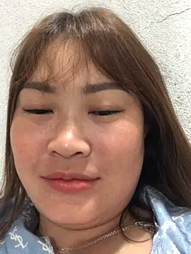 bombom1x online show from 10/28/25, 03:47