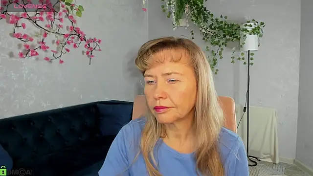 Carla Vogue online show from 11/28/25, 11:02