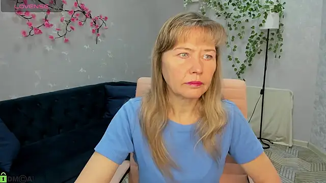 Carla Vogue online show from 11/29/25, 02:58