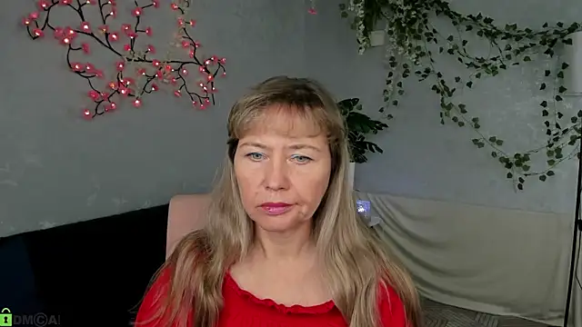 Carla Vogue online show from 12/04/25, 10:13