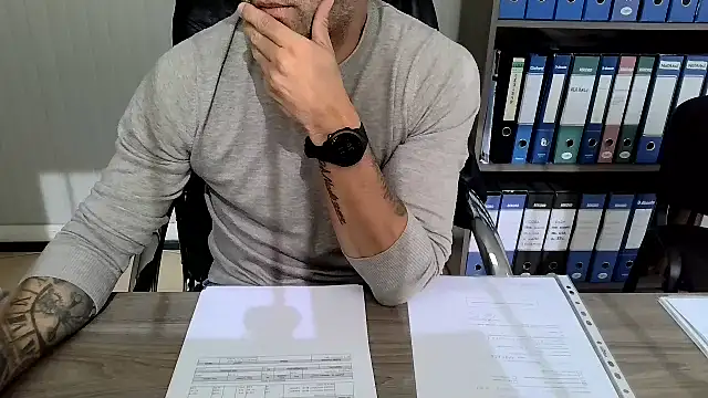 Evasionee online show from 10/28/25, 10:41