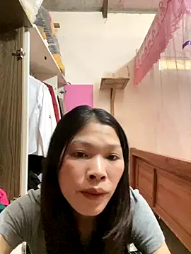 simmi-2 online show from 10/27/25, 03:43