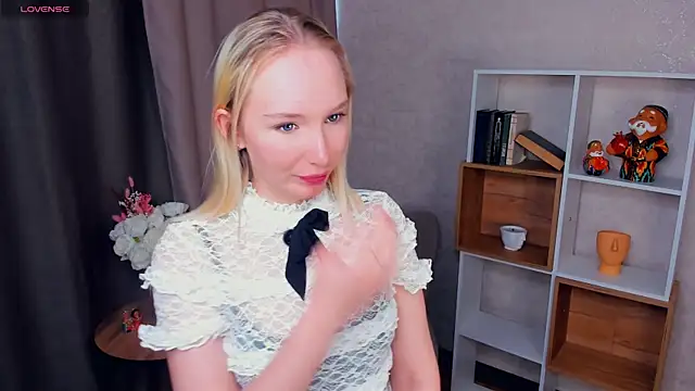 Snapshot of NorikoLiebeck chatting on 10/25/25, 07:05 NorikoLiebeck online show from 10/25/25, 07:05