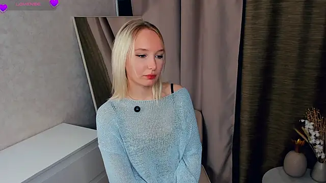 Snapshot of NorikoLiebeck chatting on 10/29/25, 12:40 NorikoLiebeck online show from 10/29/25, 12:40