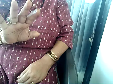 Snapshot of TABOOBREAKERS chatting on 10/05/25, 06:45 TABOOBREAKERS online show from 10/05/25, 06:45