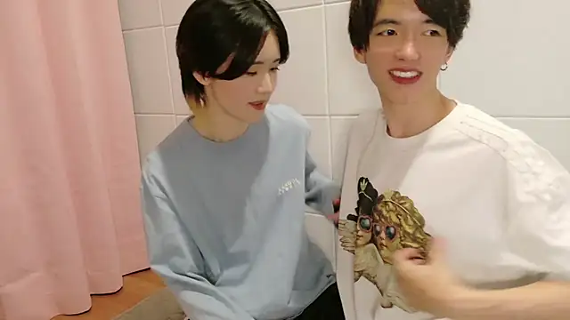 Snapshot of NORA_NEKO_2_2 chatting on 11/23/25, 11:10 NORA NEKO 2 2 online show from 11/23/25, 11:10