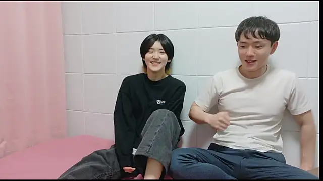 Snapshot of NORA_NEKO_2_2 chatting on 11/29/25, 10:40 NORA NEKO 2 2 online show from 11/29/25, 10:40