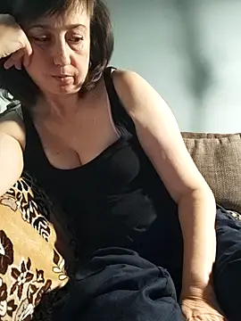 Snapshot of MaryKiki5619 chatting on 11/27/25, 07:27 MaryKiki5619 online show from 11/27/25, 07:27