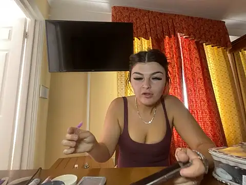 rosie-hipstergal online show from 06/15/26, 01:46