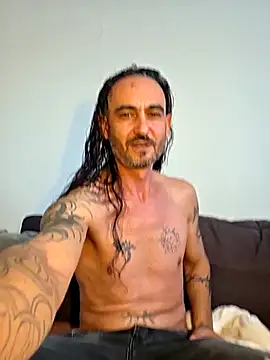 Snapshot of Hottlatin28 chatting on 10/26/25, 02:34 Hottlatin28 online show from 10/26/25, 02:34