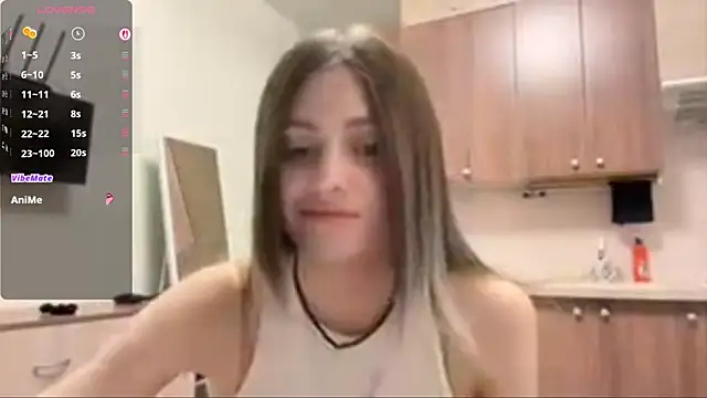 Snapshot of AidaGloshen chatting on 11/18/25, 04:11 AidaGloshen online show from 11/18/25, 04:11