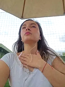 Snapshot of sophie-06 chatting on 11/28/25, 05:59 sophie-06 online show from 11/28/25, 05:59