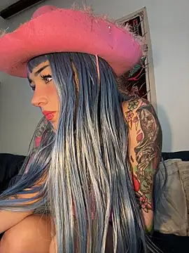 NinaHex online show from 11/14/25, 01:54