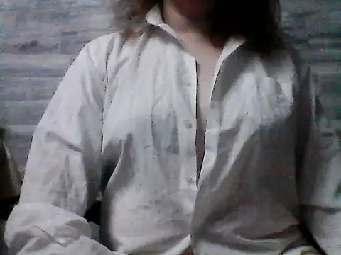 Snapshot of Aurorasmith32 chatting on 10/25/25, 01:46 Aurorasmith32 online show from 10/25/25, 01:46