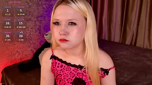 VivieSunn online show from 06/13/26, 03:43