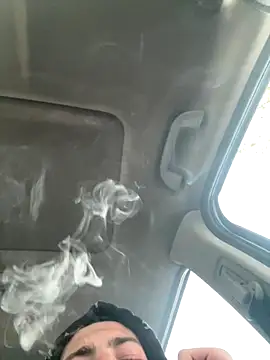 Snapshot of slimshadypt2 chatting on 10/24/25, 09:00 slimshadypt2 online show from 10/24/25, 09:00