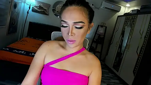 Snapshot of Cumforsale chatting on 12/05/25, 02:42 Cumforsale online show from 12/05/25, 02:42